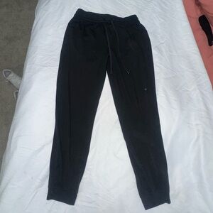 Lululemon black joggers size 4